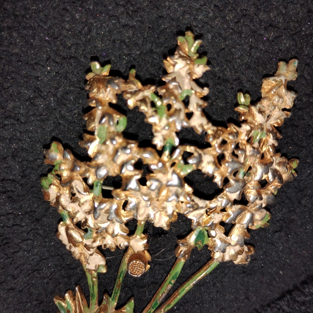 Vintage Floral Brooch in Gold and Green